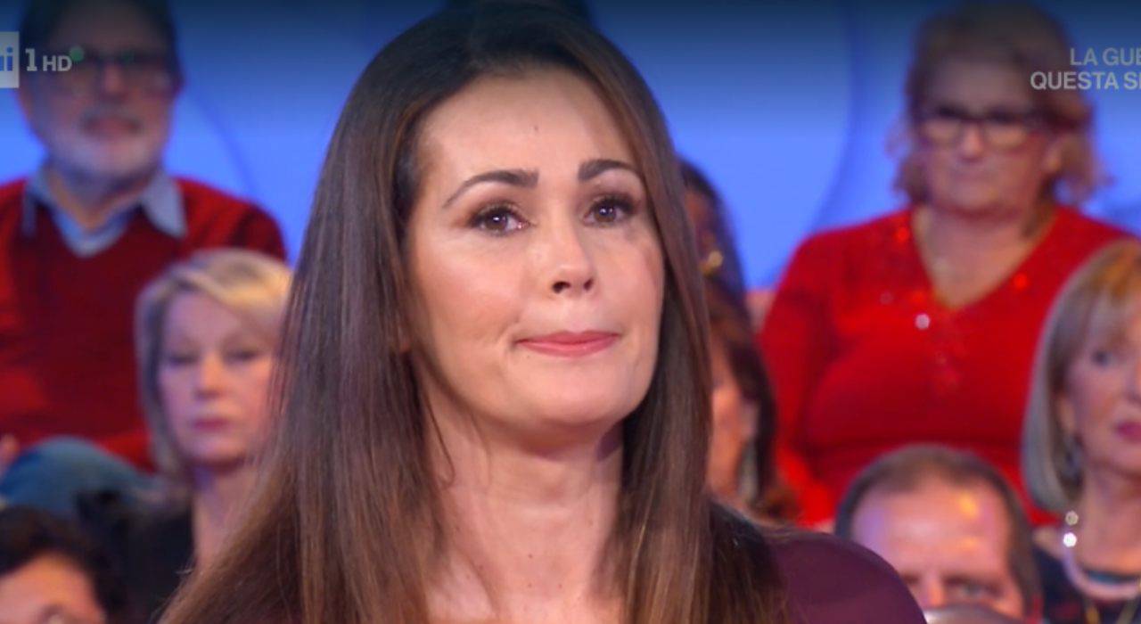 Samantha-De-Grenet-lacrime-in-diretta