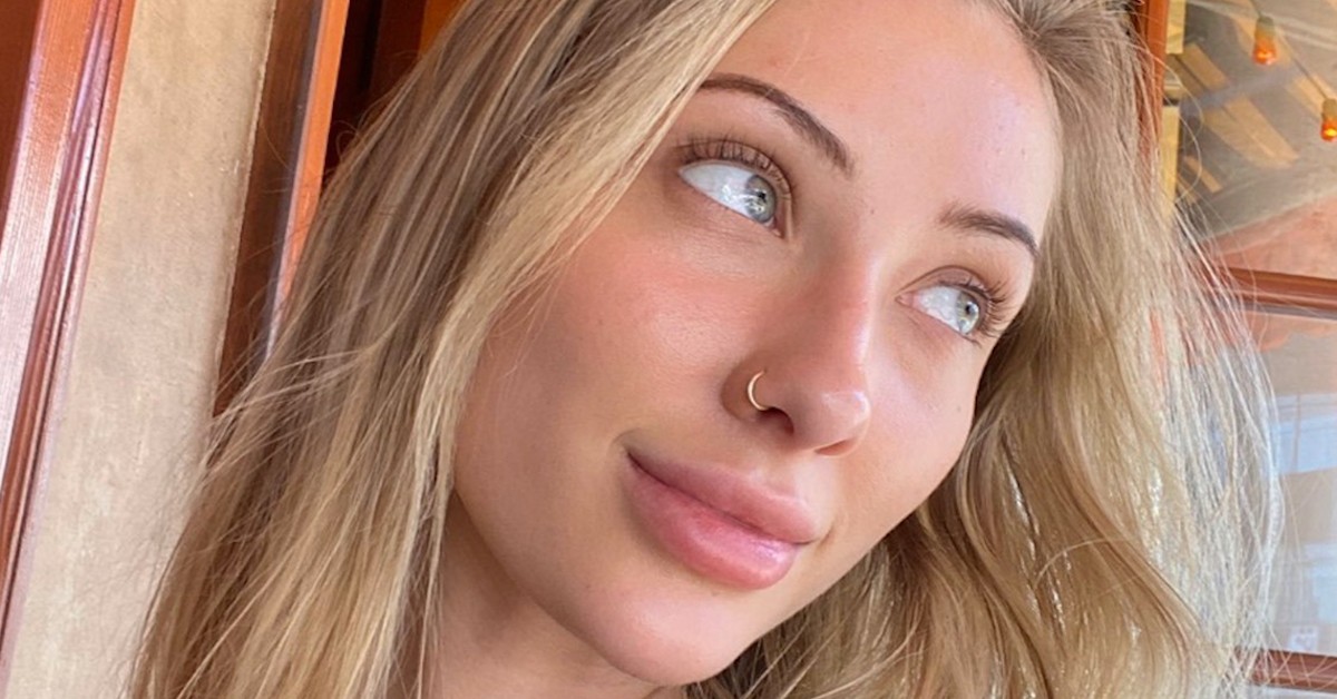 Kaylen Ward, l’influencer che si spoglia per raccogliere fondi per gli incendi in Australia: raccolti 700mila euro
