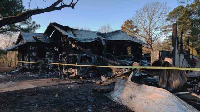 Incendio-distrugge-la-casa-Brittany-perde-la-vita-insieme-ai-suoi-6-figli