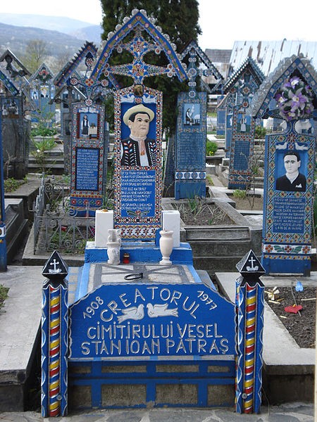 In Romania c’è un cimitero tutto colorato