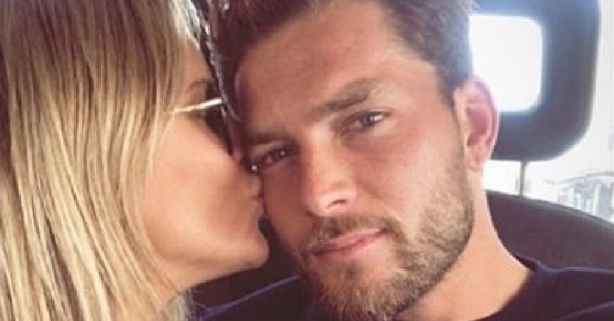 Caroline Flack, Lewis Burton, il fidanzato distrutto dal dolore si sfoga su Instagram