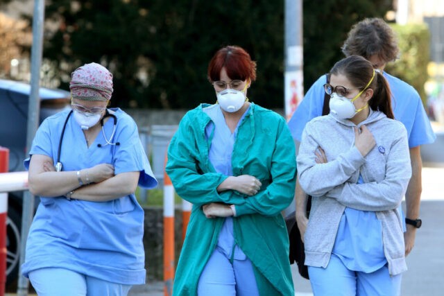 Coronavirus-medico-positivo-al-test-ha-fatto-3-turni-all'ospedale-di-Treviso 2