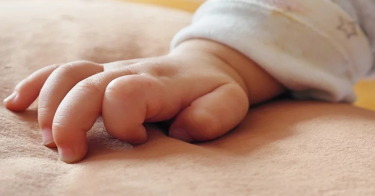 Dolore nel Valdarno: bambino di due anni e mezzo trovato morto nel lettino
