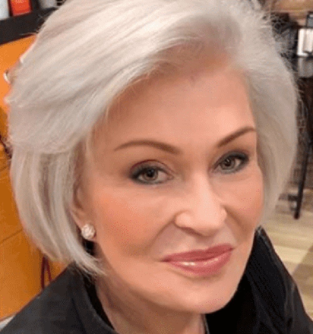 Sharon-Osbourne-capelli-bianchi