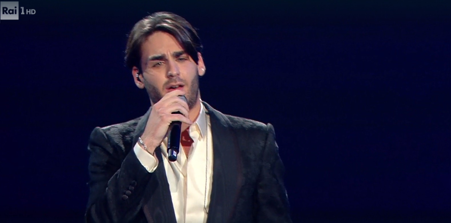 Alberto Urso al Festival di Sanremo, il testo della canzone “Il sole ad Est” (VIDEO)