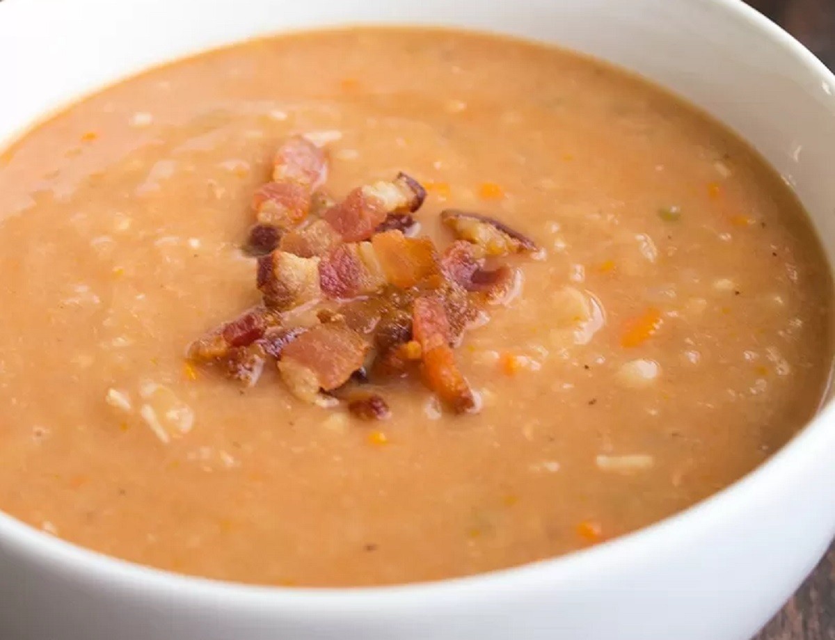 Ricetta della crema di fagioli solfini con guanciale croccante e castagnole salate