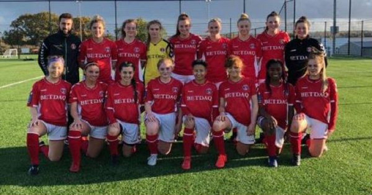 Una giocatrice di calcio, perde la vita dopo la diagnosi che gli viene svelata per una frattura all’osso