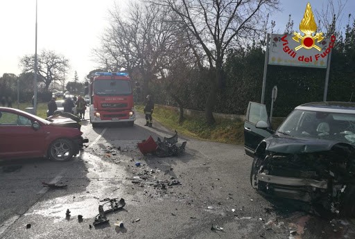 Incidente-Ancona-tre-persone-in-gravi-condizioni-anche-un-bimbo-di-5-anni