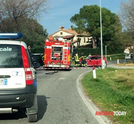 Incidente-Ancona-tre-persone-in-gravi-condizioni-anche-un-bimbo-di-5-anni 2