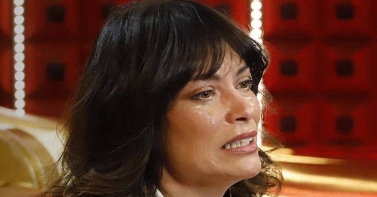 Antonella Elia contro Fernanda Lessa: “Sei una strega”