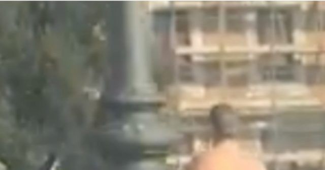 Uomo nudo per Roma