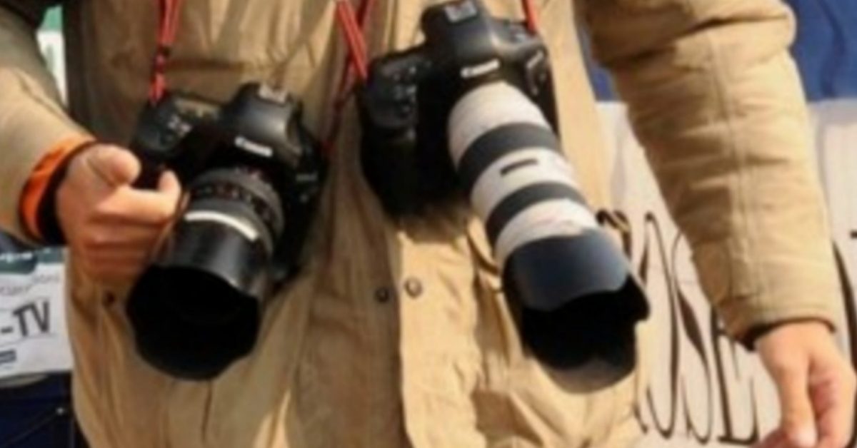 Coronavirus, un fotoreporter è stato aggredito e rapinato da ambulanti