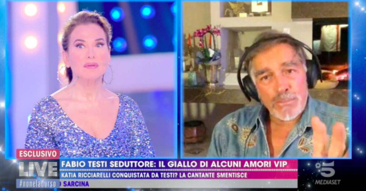 Live Non è la D’Urso, Fabio Testi fa una confessione in diretta: “Barbara lo diciamo che siamo stati insieme”