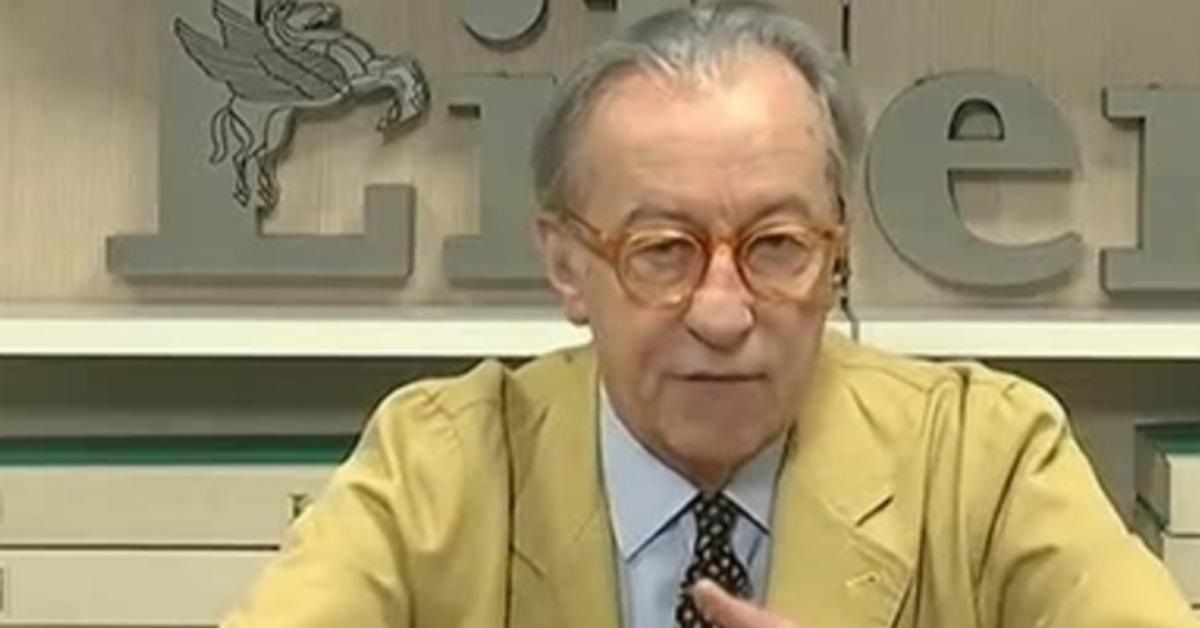 Vittorio Feltri, infuriato su twitter contro Barbara D’Urso: “Il suo programma è un canile”