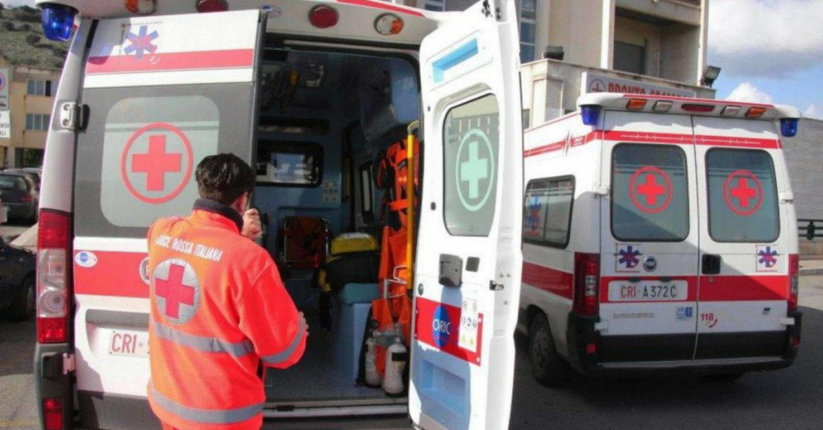Lecce, donna morta dopo essere precipitata dal balcone mentre puliva i vetri