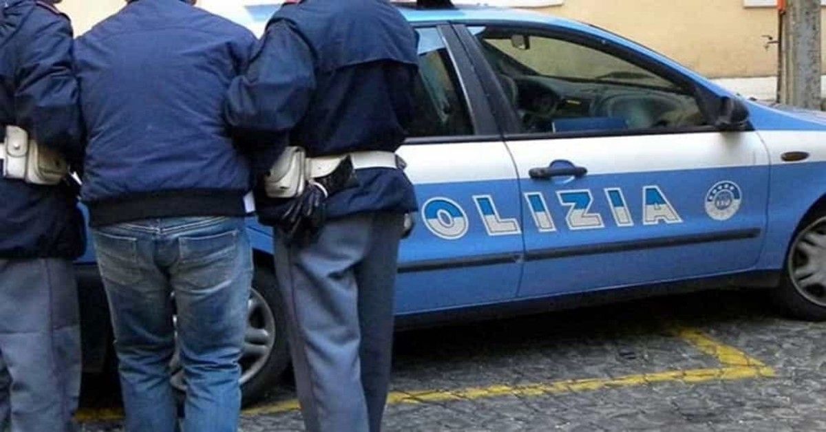 Uomo di 53 anni denunciato dalla sua bambina: “papà sta picchiando mamma”
