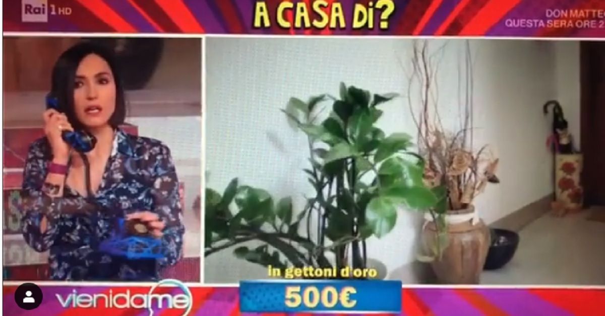 Vieni Da Me: Caterina Balivo risponde ad una telefonata e scende il gelo nello studio