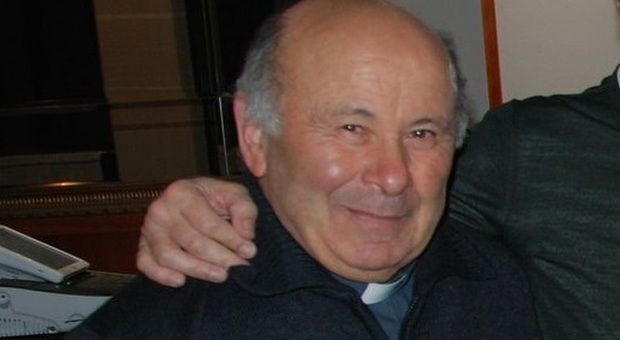 Pesaro, parroco positivo al coronavirus dopo aver benedetto le case