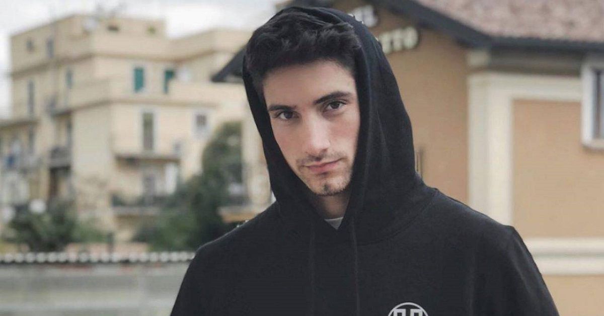 Amici19, Javier Rojas non vive bene all’interno della scuola: “è tutto finto”