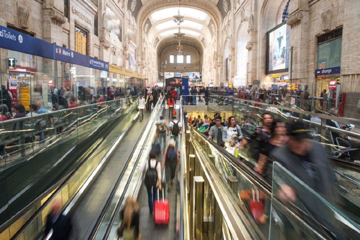 Coronavirus, gente in “fuga” da Milano verso il Sud, treni affollati