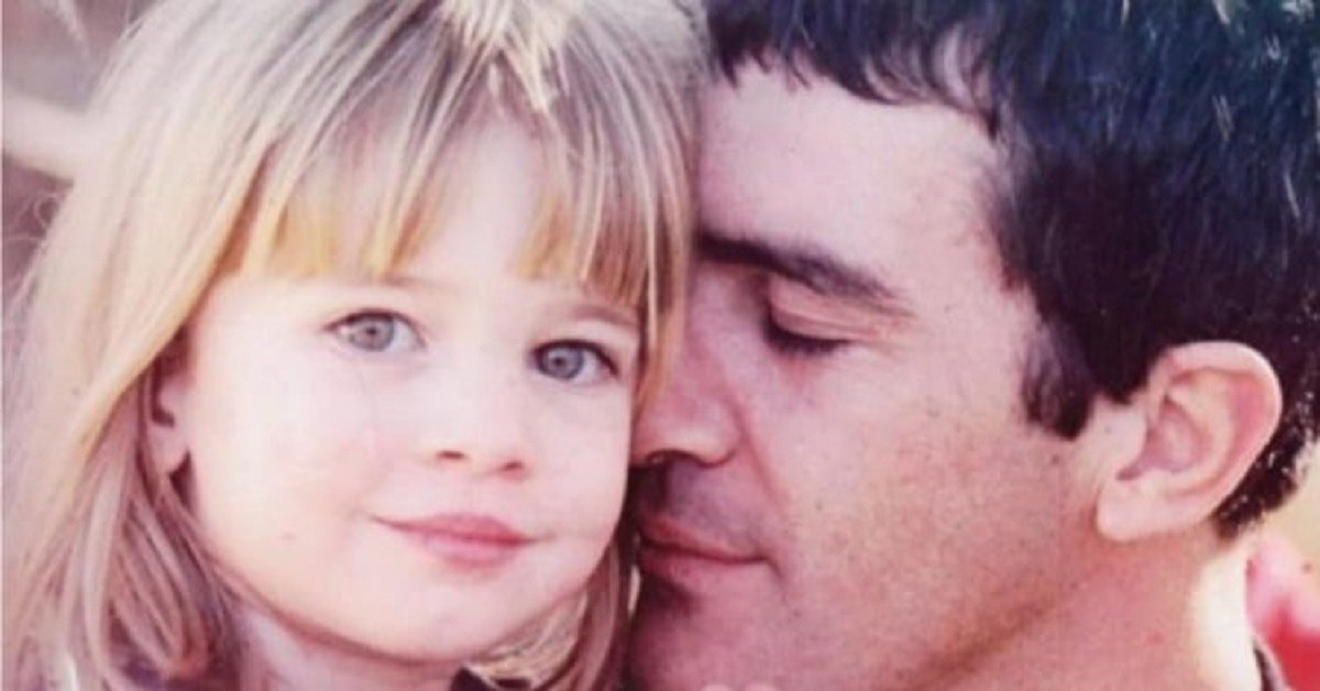 Stella, l’unica figlia di Antonio Banderas, ha già 22 anni e fa innamorare il mondo con la sua bellezza