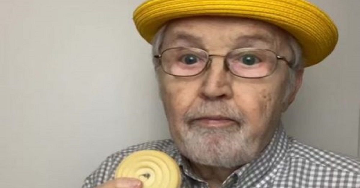 Diventa famoso a 81 anni con le sue merende