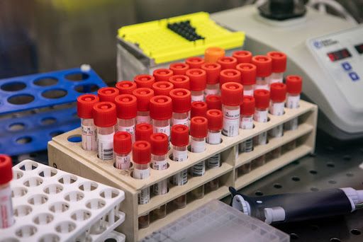 Coronavirus-infermiera-denuncia-donna-partoriente-e-sua-madre