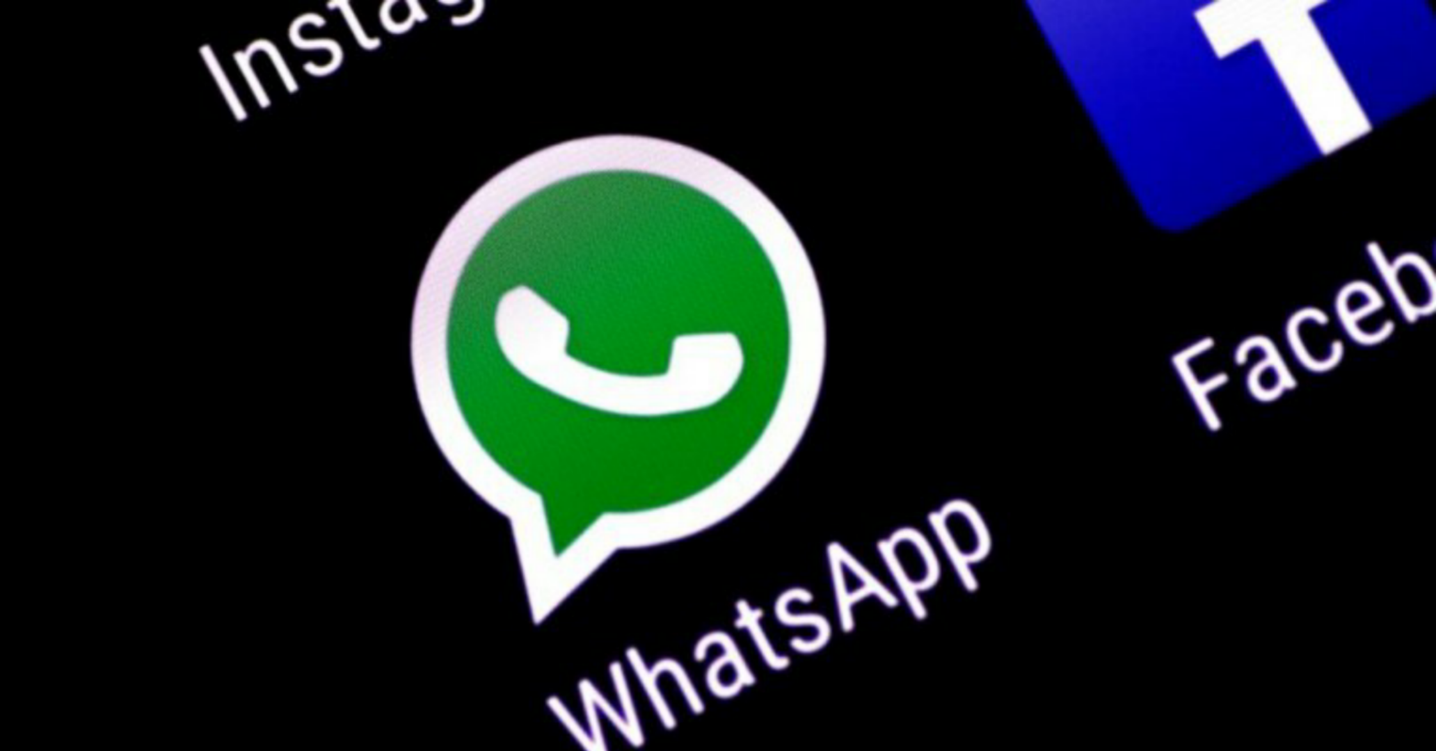 Coronavirus, allarme su WhatsApp: “I nostri server rischiano di fondersi”
