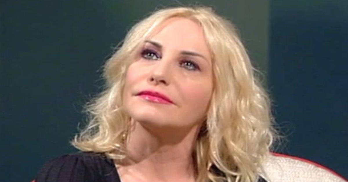 Antonella Clerici fa un appello: “Non sono contagiosi, non abbandoniamoli”