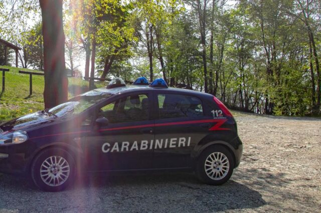 Carpi uomo scoperto a portare a spasso il criceto