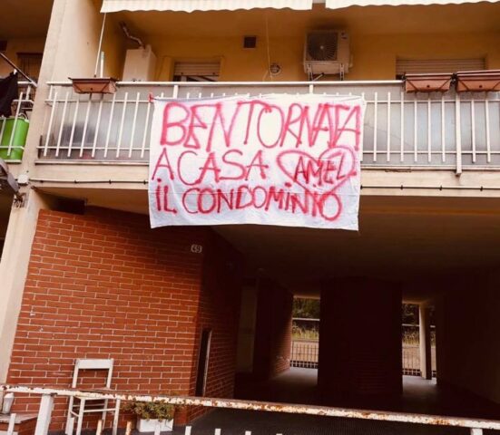 Bimbo rimasto solo la solidarietà della comunità