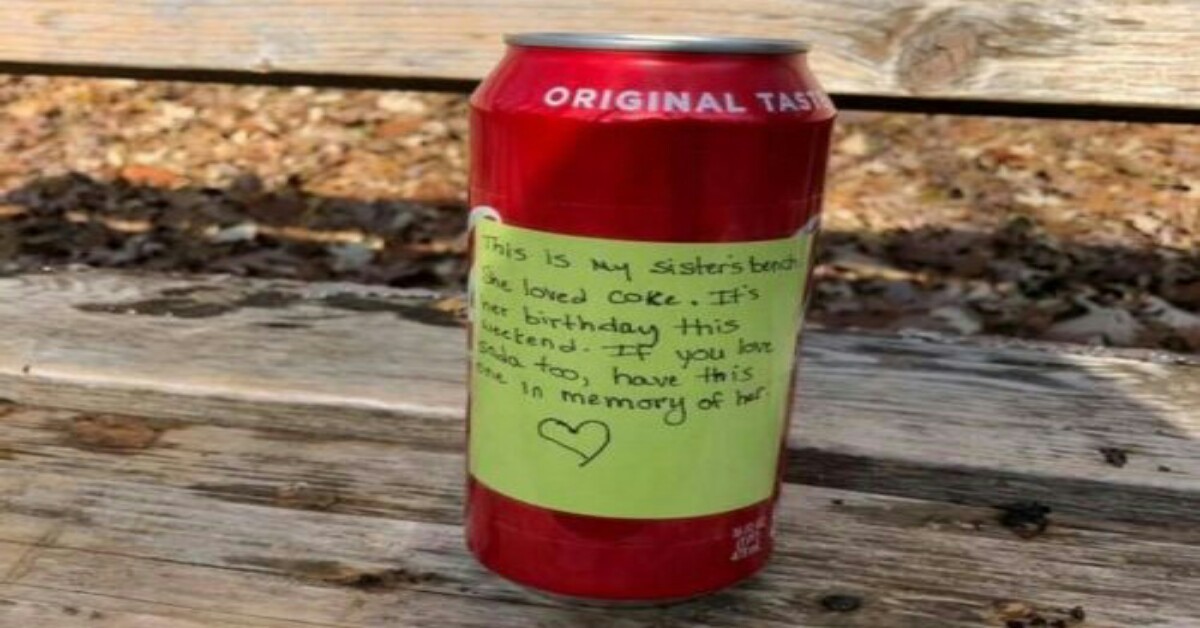La lattina di coca cola lasciata sulla panchina con una triste nota, lascia in lacrime un’escursionista