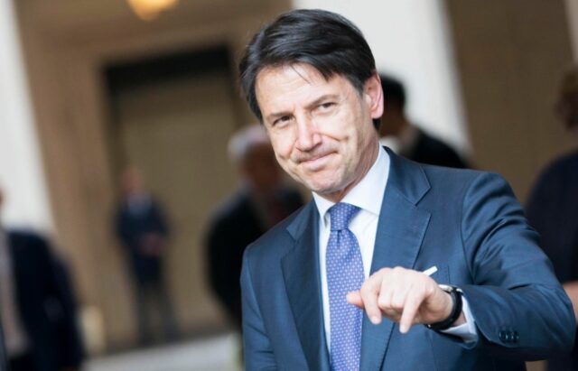 giuseppe-conte-precisazioni-passeggiate