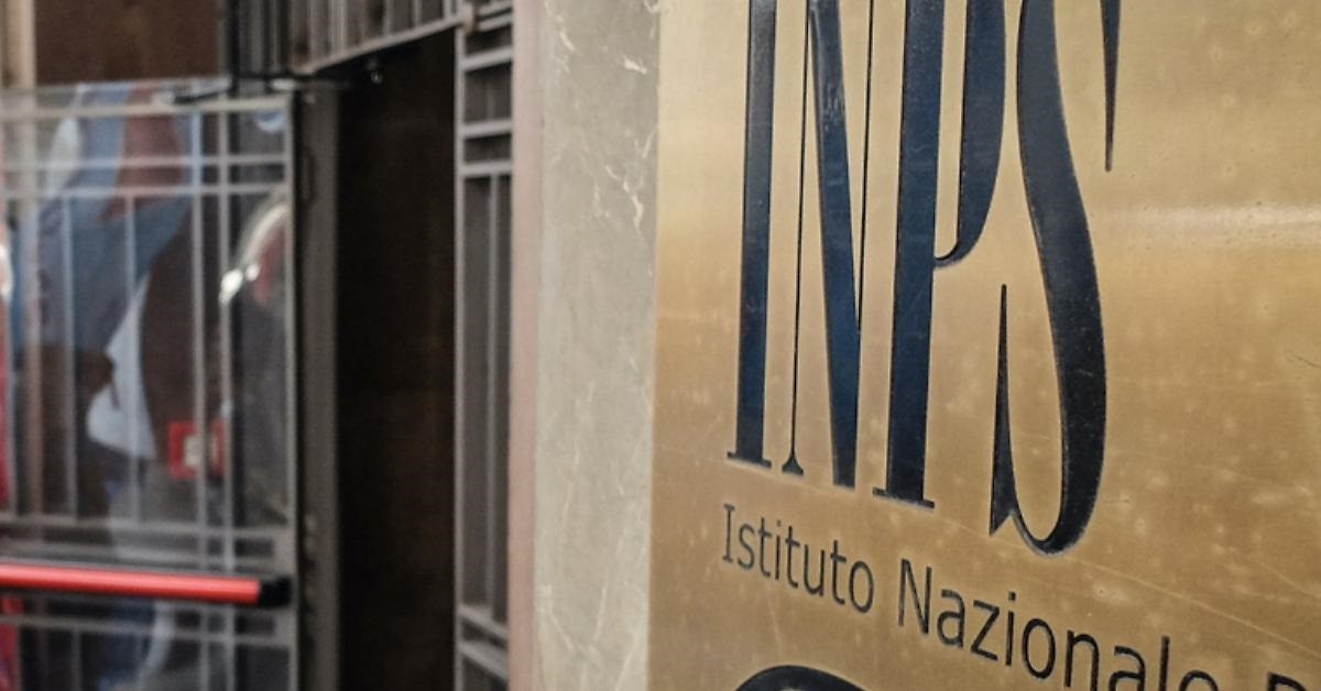 Inps segnala la truffa del falso sms per il bonus da 600 euro, è malware