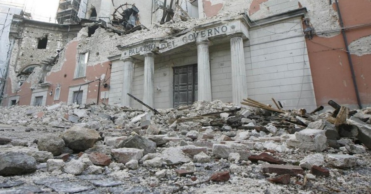 L’Aquila: oggi 11 anni dal terremoto. Il sindaco: “un fascio di luce per abbracciare l’Italia”