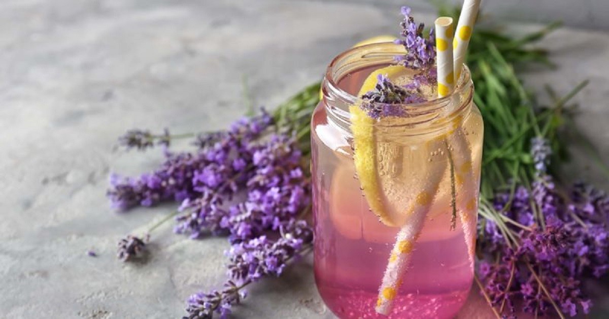 Come preparare la limonata alla lavanda che scaccia ansia e stress