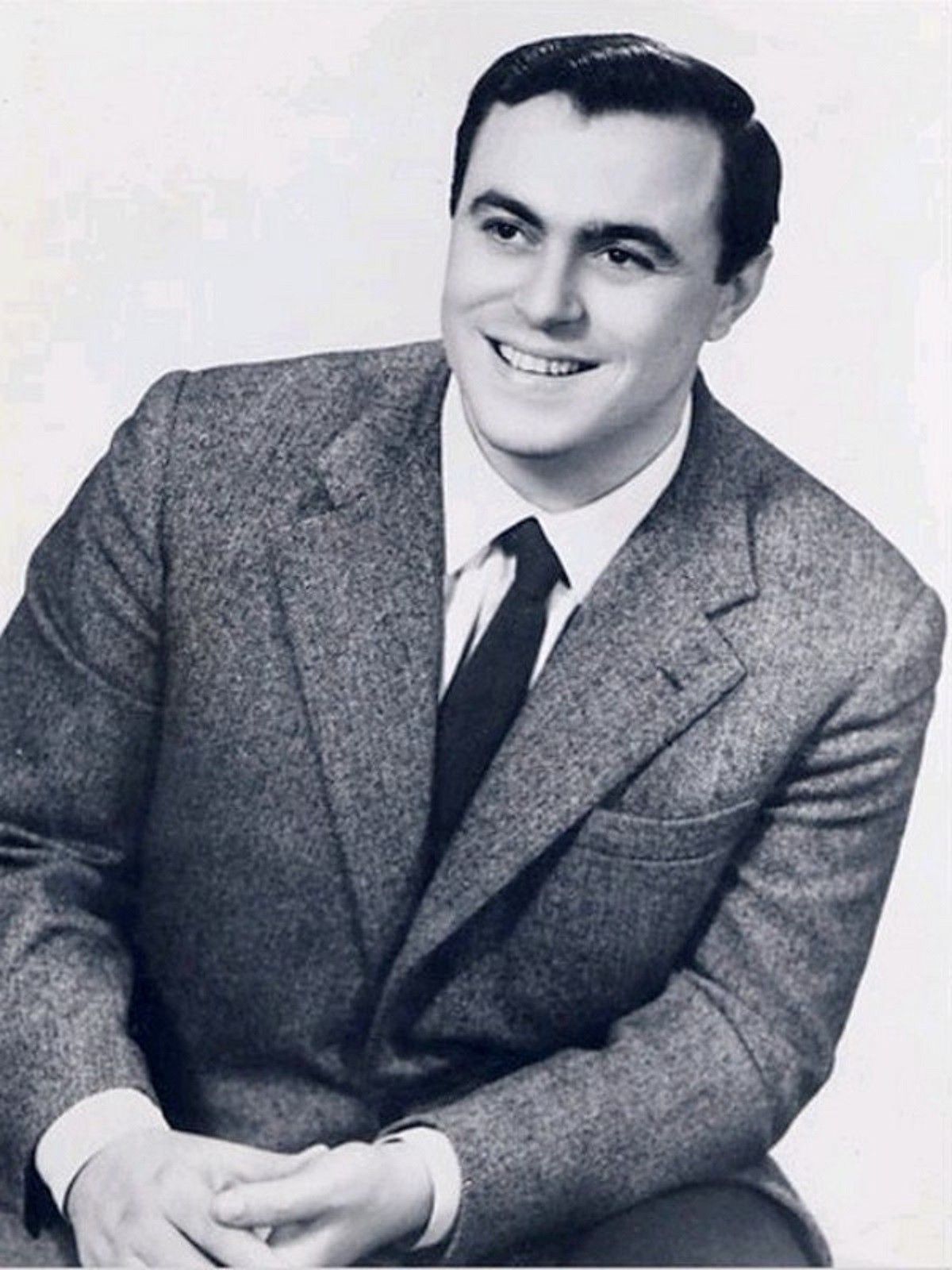 Luciano Pavarotti giovane 