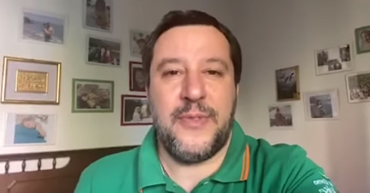 Matteo Salvini posta il video del bilocale a Milano in cui vive