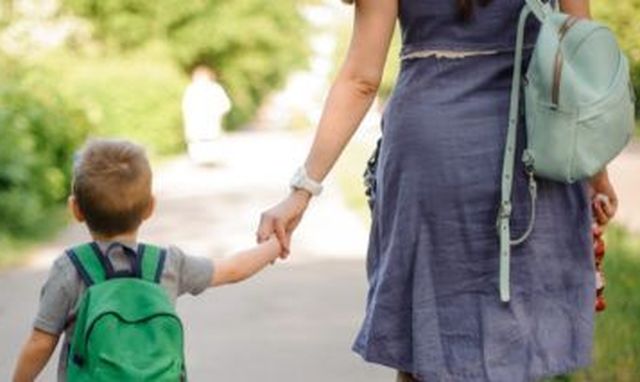 Bambini al parco giochi