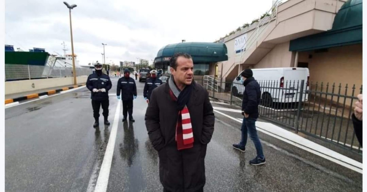 Coronavirus, Cateno De Luca, sindaco di Messina, Chiude lo Stretto