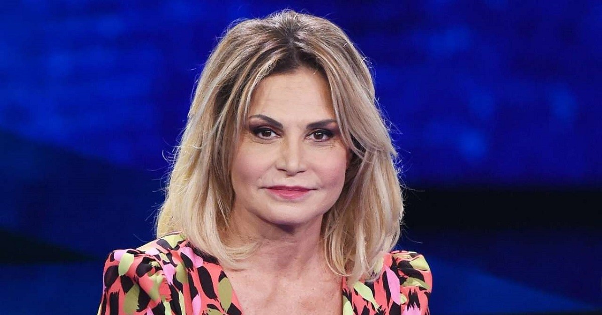 Simona Ventura contro Alberto Dandolo: chiesto risarcimento di 20.000 euro