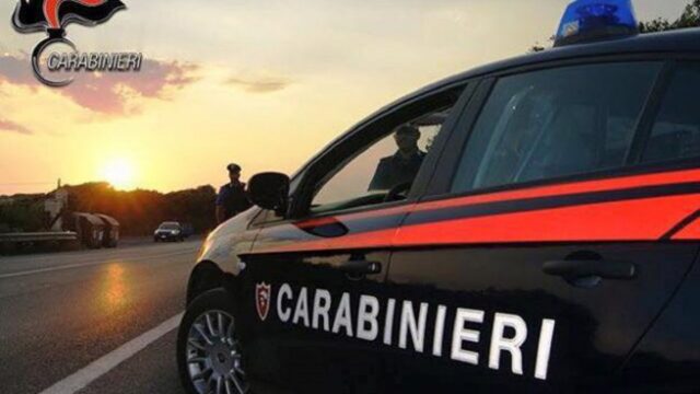 spacciatore con il cane la scoperta degli agenti