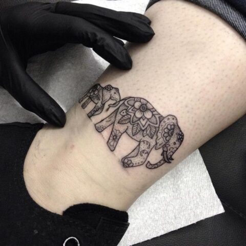 Tatuaggi famiglia elefanti