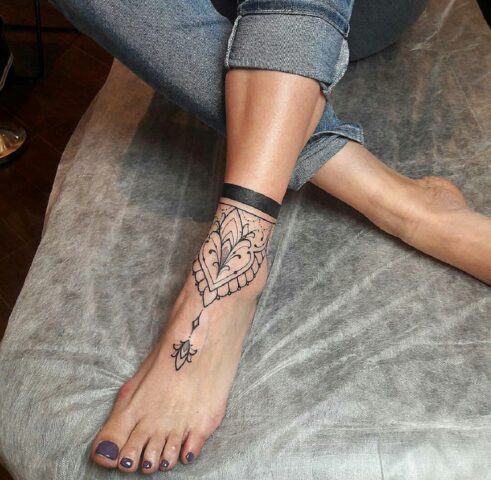 Cavigliera tatuata