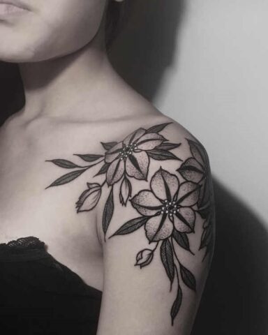 tatuaggio con fiore