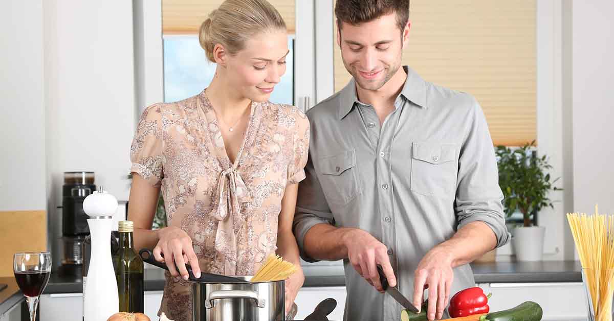 Dinner at home: cucinare in streaming