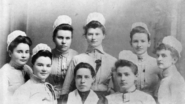 La vecchia divisa da infermiera