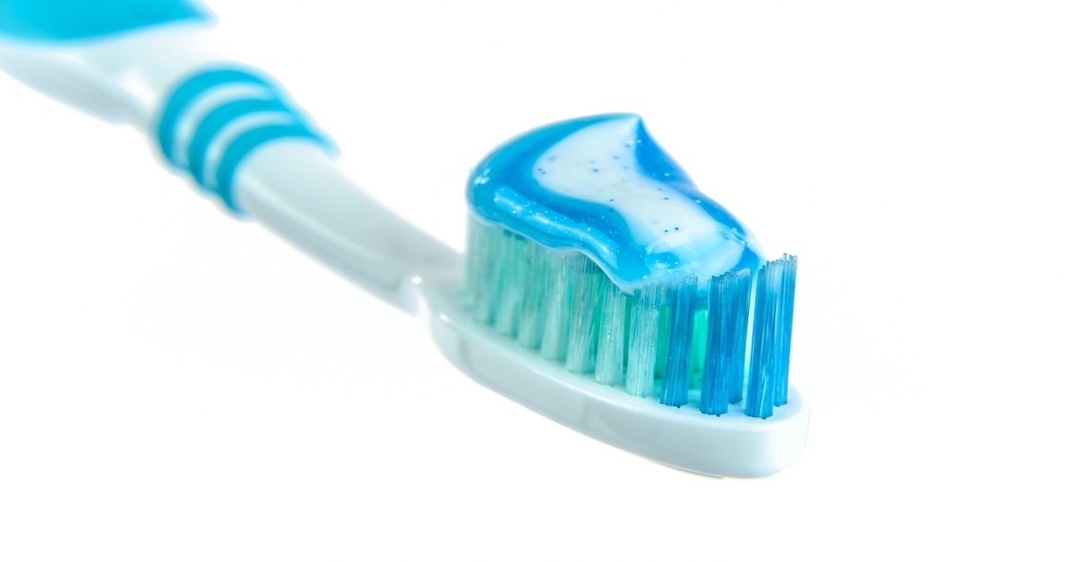 Come pulire lo spazzolino da denti, alla perfezione