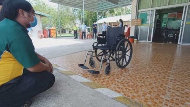 Un fantasma muove la sedia