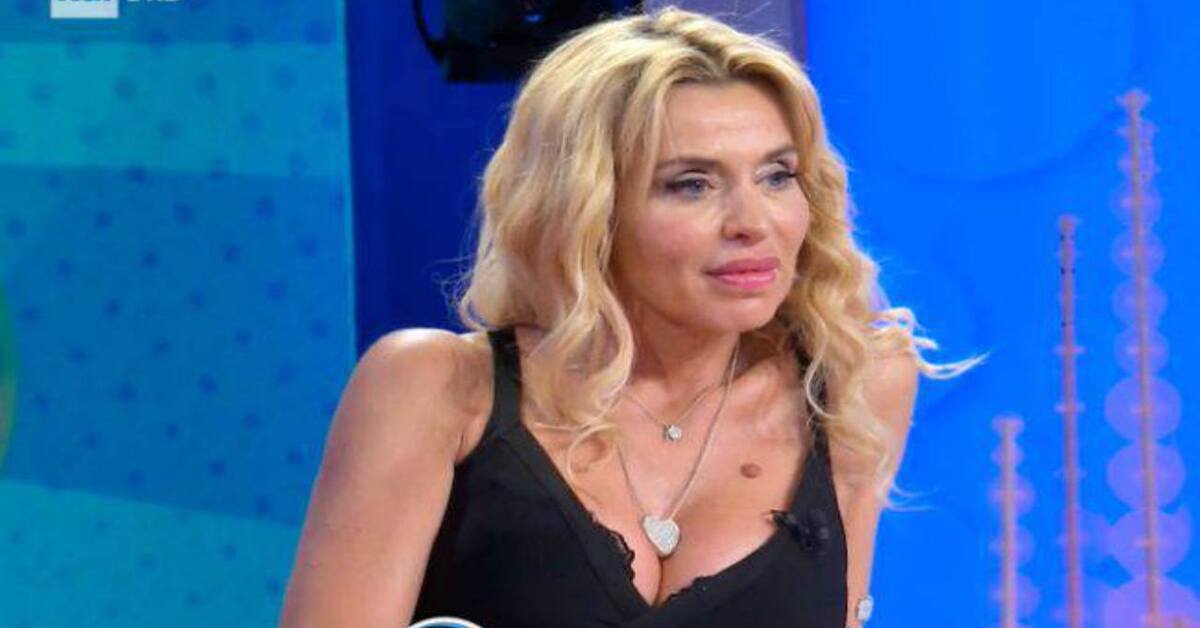 Valeria Marini: la madre ha avuto un incidente e un trauma cranico